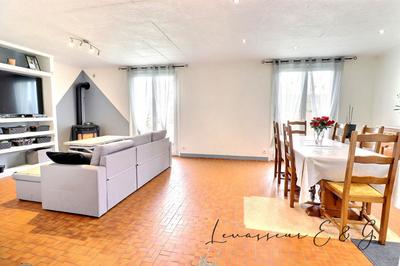 Maison - 87 m² - 5 pièces