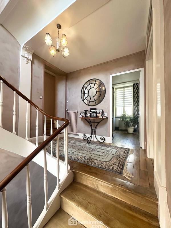 Maison de maîtres - 341 m² - 8 pièces