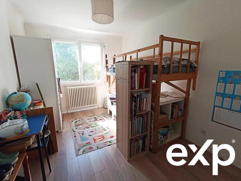 Maison - 214 m² - 9 pièces