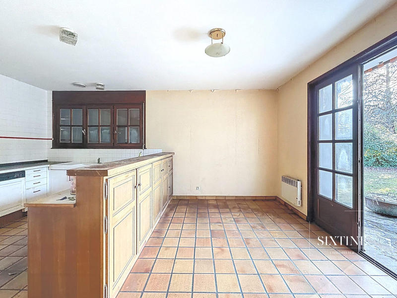 Maison - 186 m² - 8 pièces