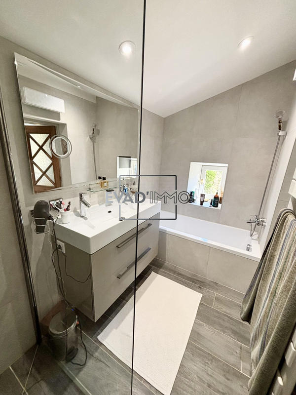 Ferme - 242 m² - 10 pièces