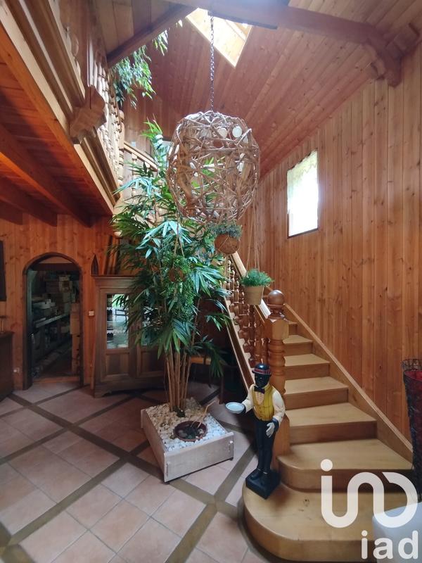 Maison - 351 m² - 12 pièces