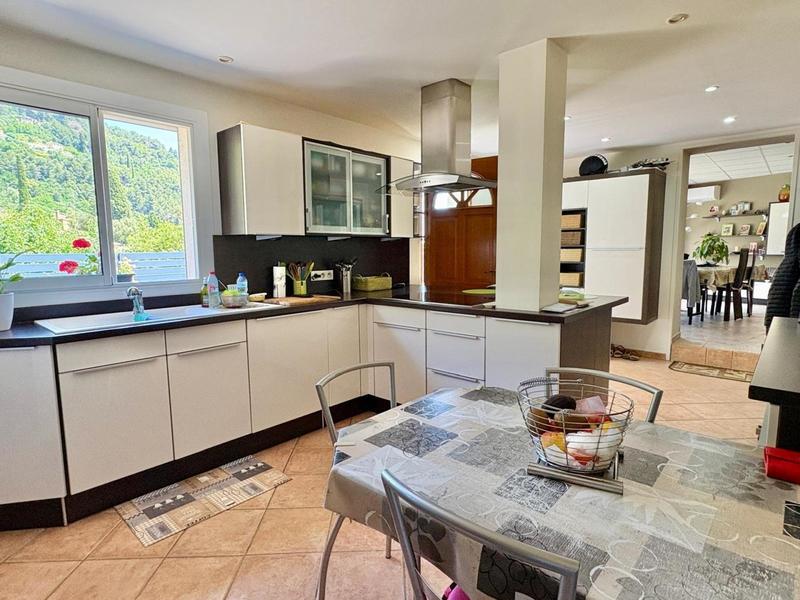 Maison - 121 m² - 5 pièces