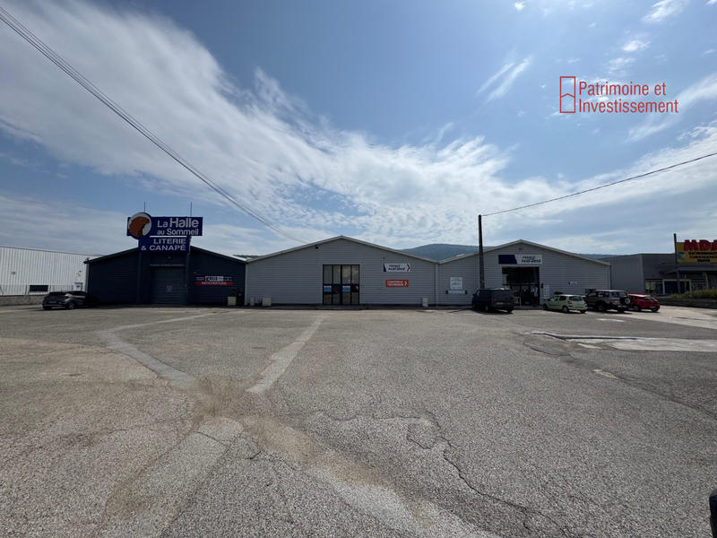Local commercial - 2 003 m²