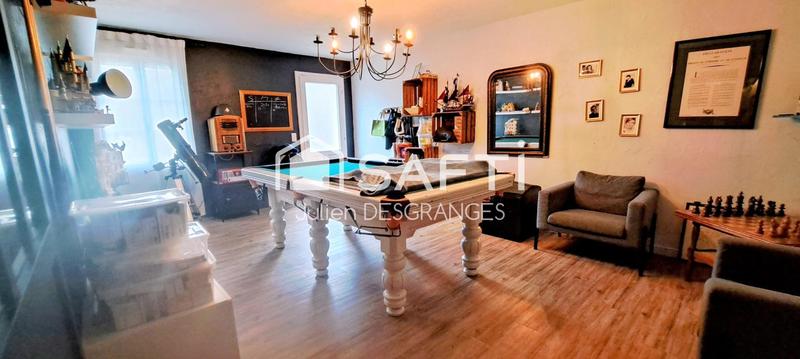 Maison - 270 m² - 10 pièces