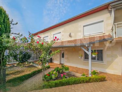 Maison - 320 m² - 11 pièces