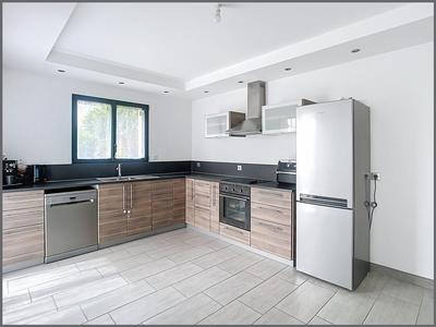 Maison - 149 m² - 7 pièces