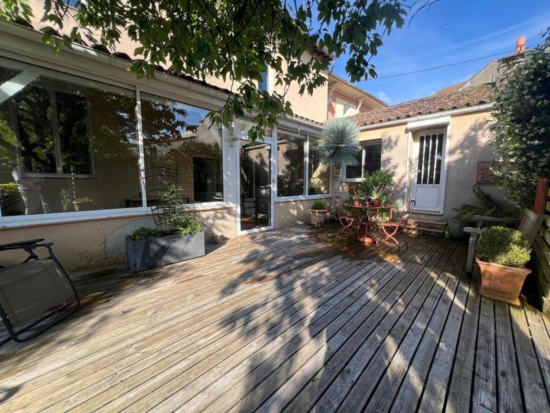 Maison - 245 m² - 7 pièces