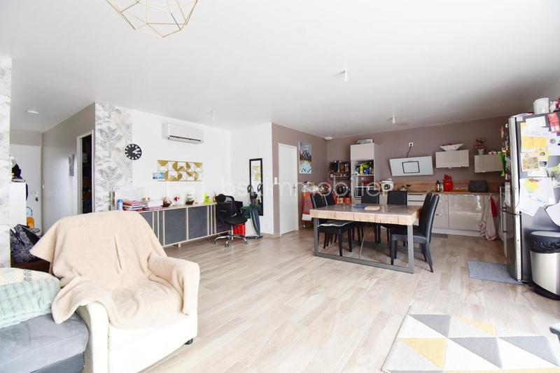 Villa - 100 m² - 5 pièces