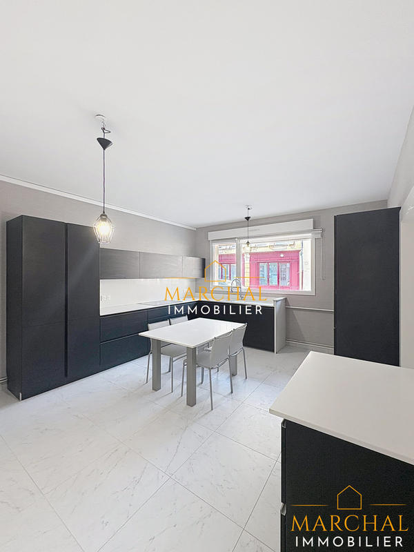 Appartement - 128 m² - 5 pièces