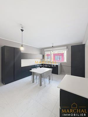 Appartement - 128 m² - 5 pièces