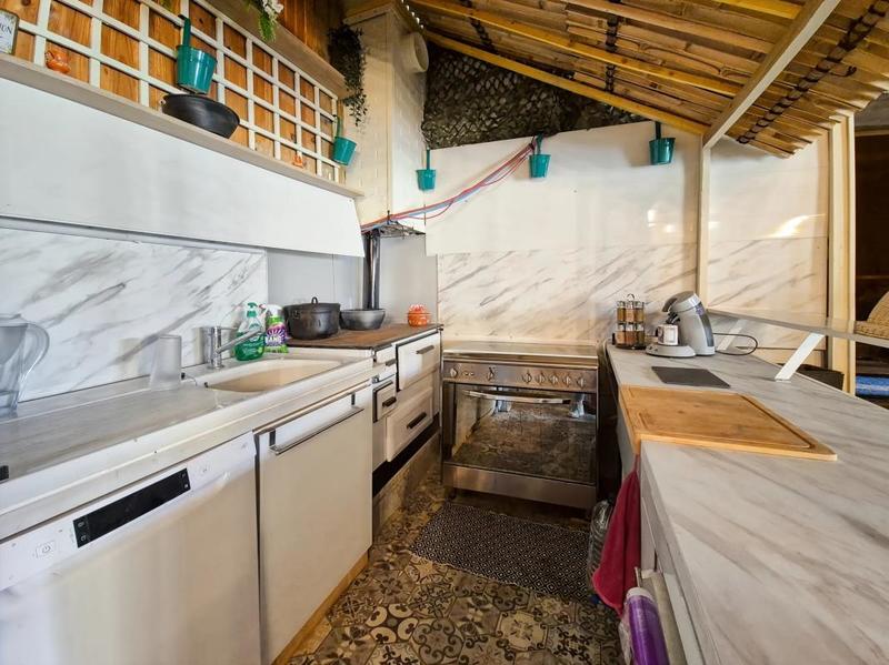 Maison - 230 m² - 6 pièces