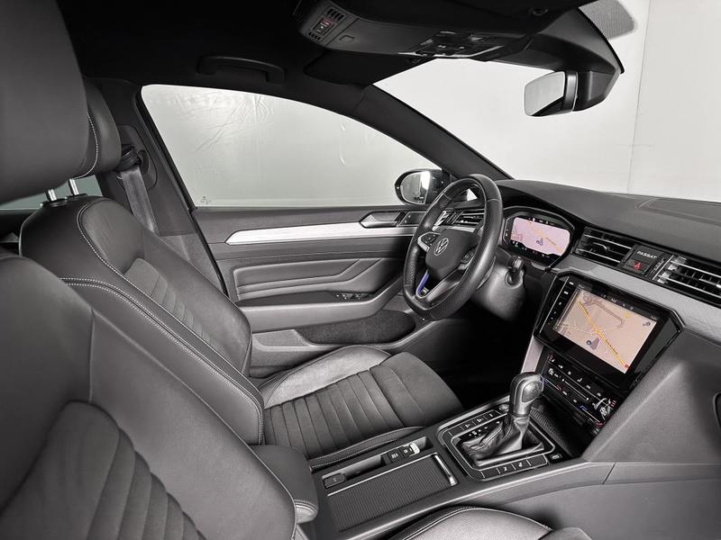 Volkswagen Passat Sw R-Line Gte 218ch Dsg Hybride Rechargeable Ja18p Regul Acc Camera Iq.Light Gps