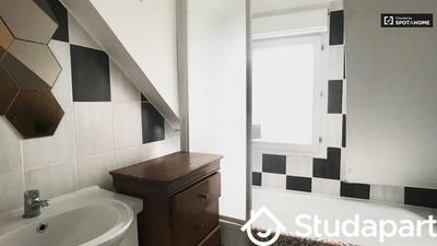 Chambre - 11 m² - 1 pièce