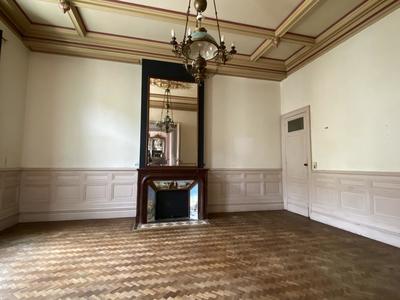 Maison - 654 m² - 11 pièces