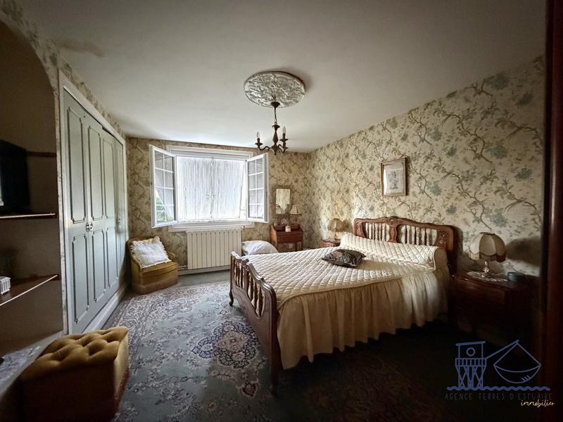 Maison ancienne - 319 m² - 10 pièces