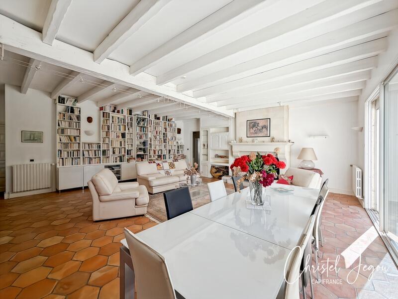 Maison - 276 m² - 8 pièces