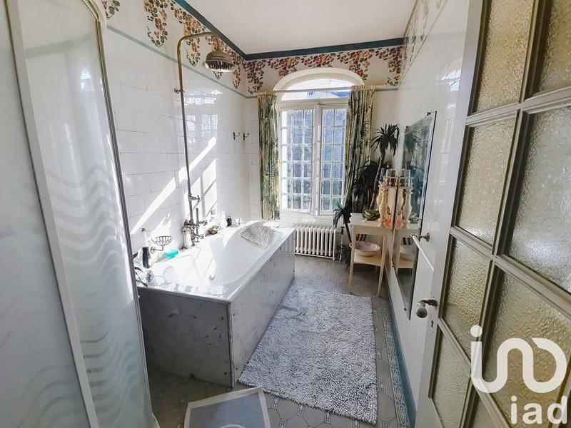 Maison - 300 m² - 9 pièces