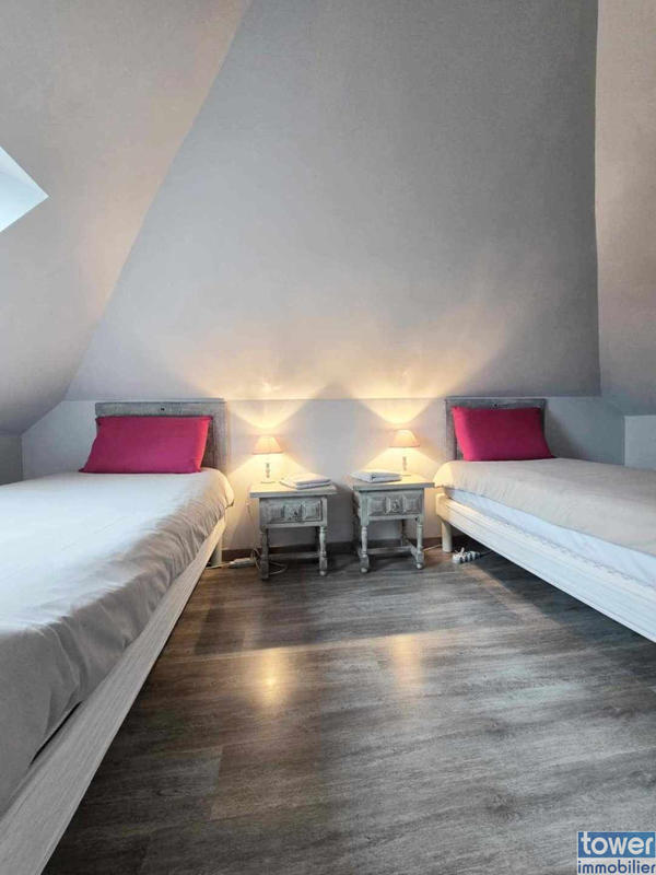 Maison - 295 m² - 16 pièces