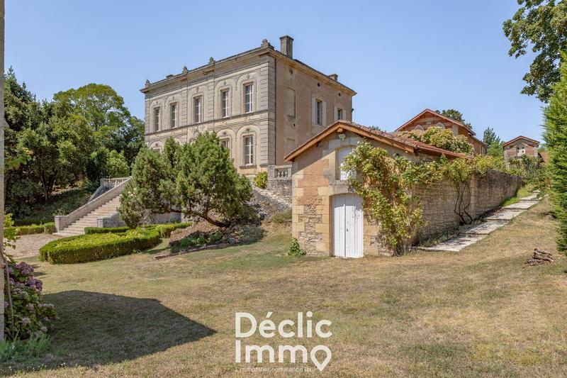 Maison - 484 m² - 17 pièces