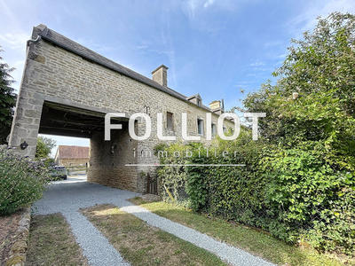 Maison - 225 m² - 10 pièces