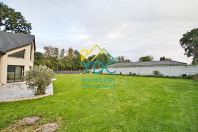 Maison contemporaine - 232 m² - 7 pièces