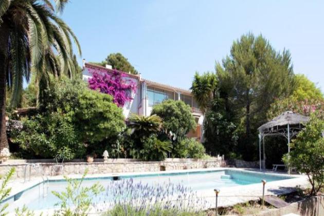 Maison - 221 m² - 6 pièces