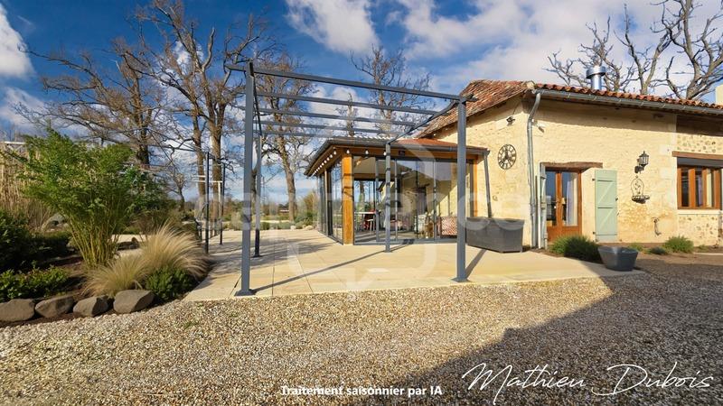 Maison - 167 m² - 8 pièces