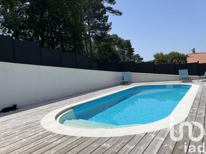 Maison - 202 m² - 5 pièces