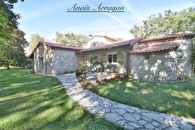 Propriété - 186 m² - 5 pièces