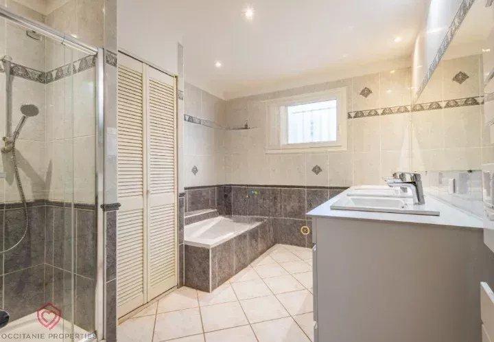 Villa - 270 m² - 8 pièces