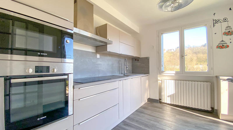 Maison - 213 m² - 7 pièces