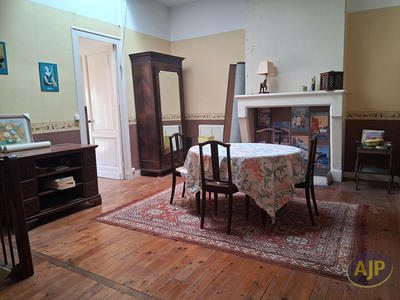 Maison - 200 m² - 4 pièces