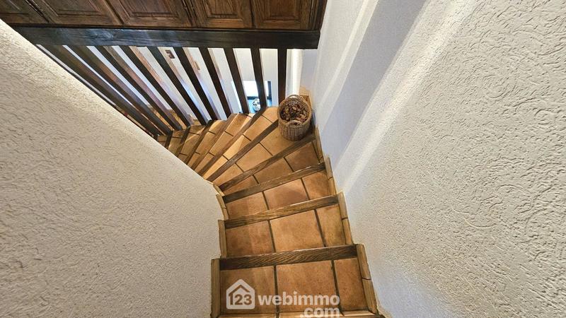 Maison - 181 m² - 6 pièces