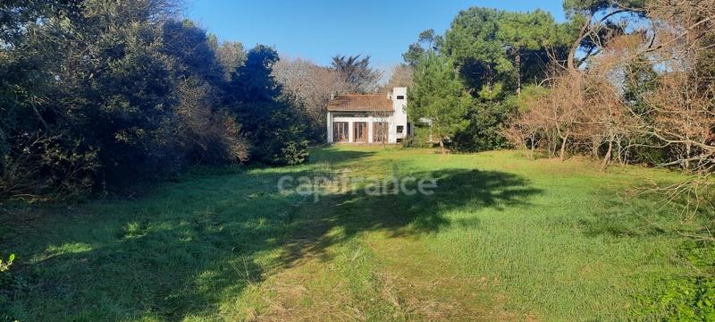 Maison - 200 m² - 8 pièces