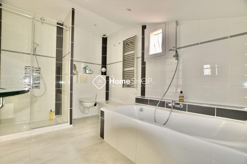 Mas - 510 m² - 10 pièces