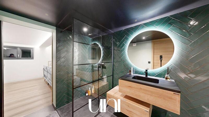 Maison - 208 m² - 9 pièces