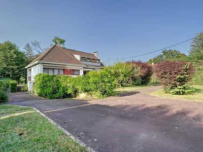 Maison - 200 m² - 7 pièces