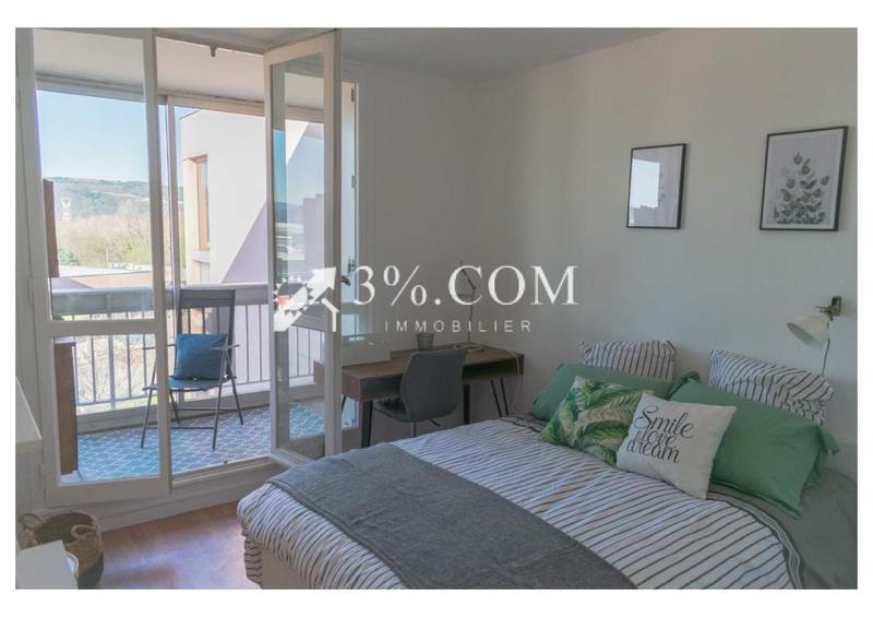 Appartement - 100 m² - 6 pièces