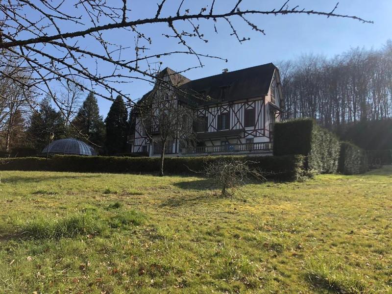 Propriété - 650 m² - 14 pièces