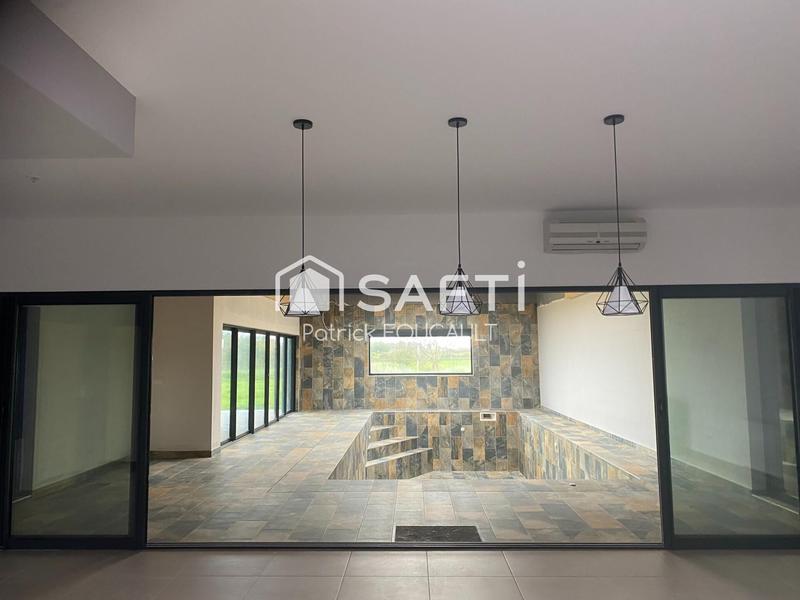 Maison - 278 m² - 8 pièces