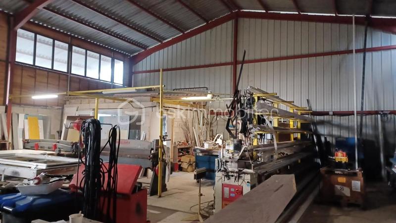 Immeuble - 300 m² - 1 pièce