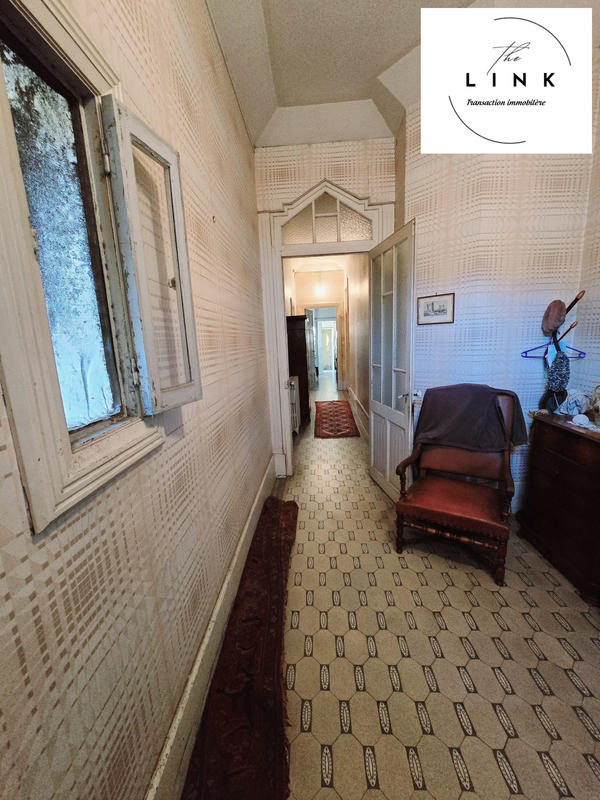 Maison - 227 m² - 9 pièces