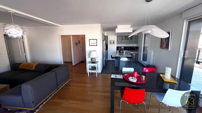 Appartement - 105 m² - 4 pièces