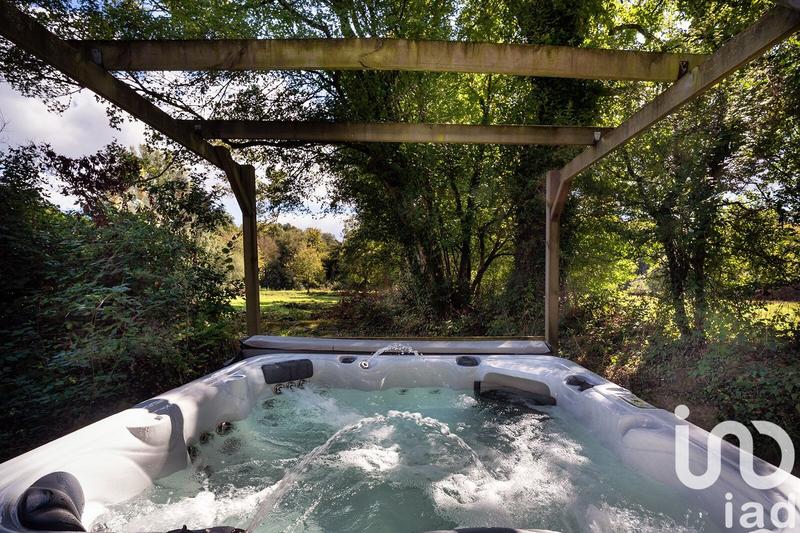 Maison - 486 m² - 17 pièces