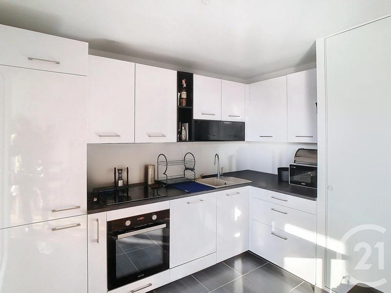 Appartement - 85 m² - 4 pièces