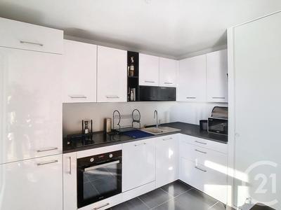 Appartement - 85 m² - 4 pièces