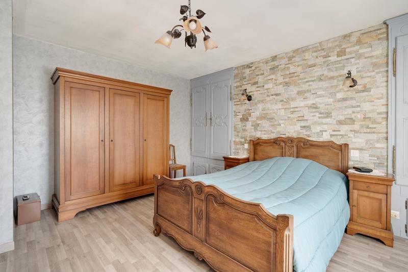 Maison - 214 m² - 5 pièces