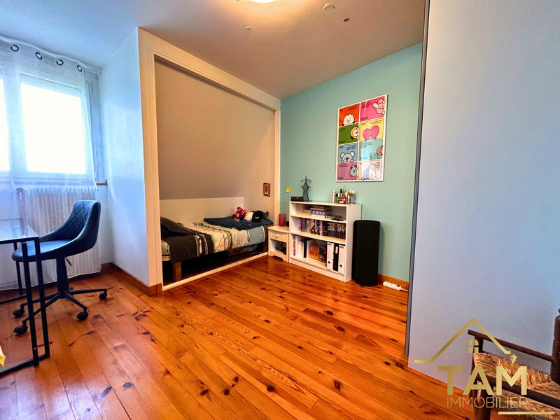 Maison - 186 m² - 10 pièces