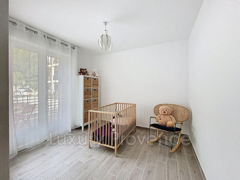 Appartement - 77 m² - 3 pièces